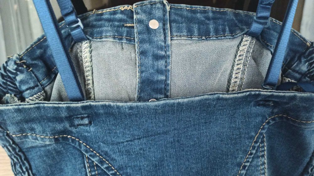 Джинсовий комбінезон