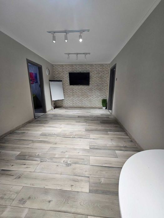 Продам офис 45 кв.м. Бочарова 6