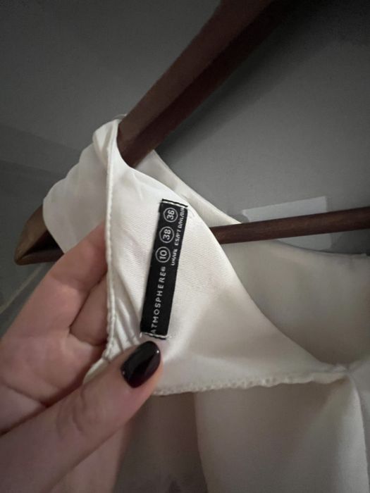 Letnia bezowa w kwiaty sukienka rozmiar 38 plus pasek