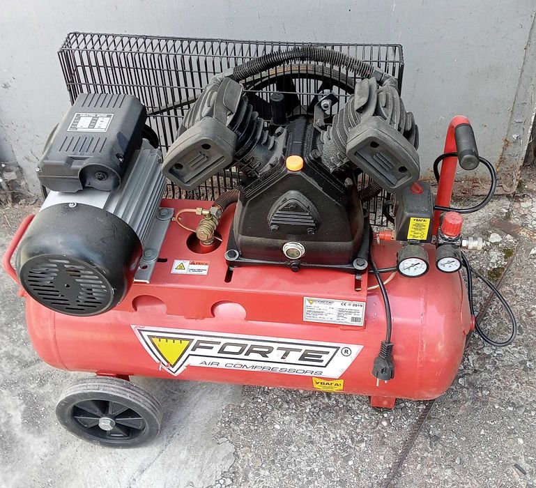 Компрессор б/у на 50 літрів ріменний