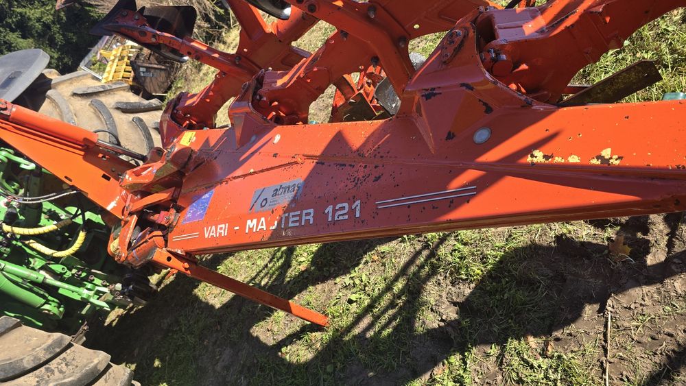Pług obrotowy Kuhn Vari Master 121 , 4+1
