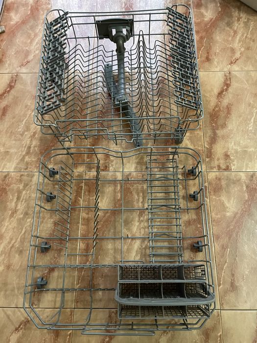 Conjunto de cestos de maquina de lavar louca como novos