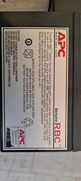UPS with 8 Sockets425768543501701123