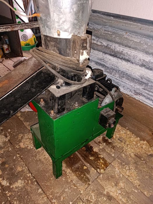 гранулятор 220 v, в роботі не був