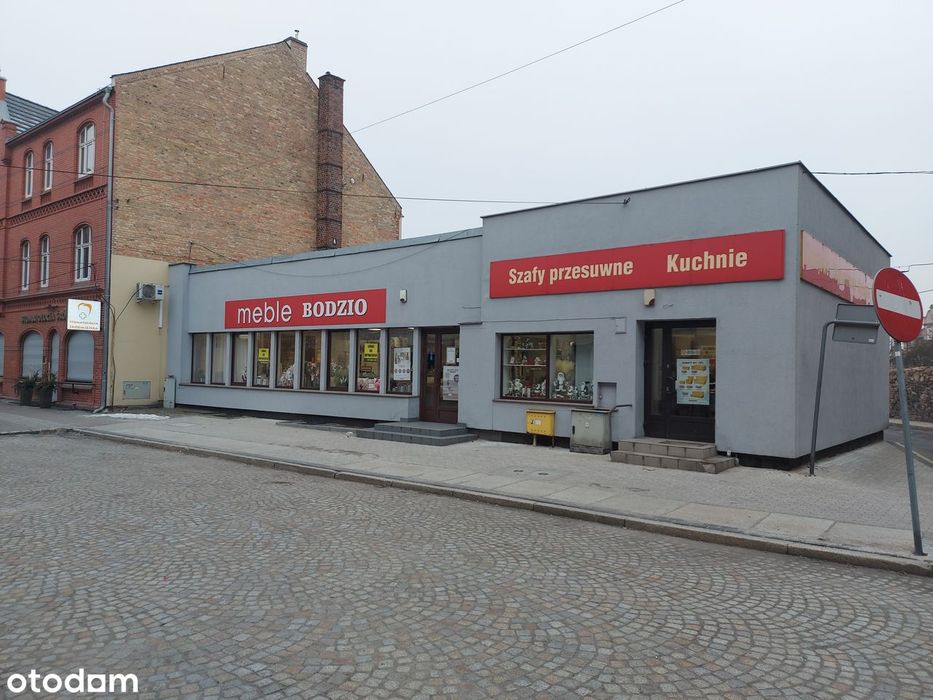 Lokal usługowy na parterze z parkingiem