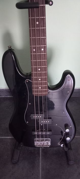 Baixo Eléctrico Fender Squier Affinity Precision Bass PJ Preto