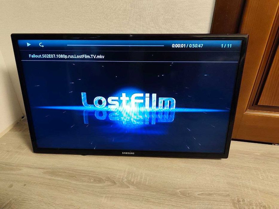 Продам телевізор Samsung UE32EH4030W діагональ 32" з пультом та настінним кріпленням