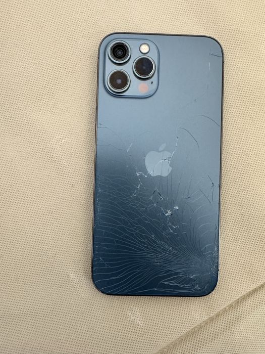 Iphone 12 pro max uszkodzony