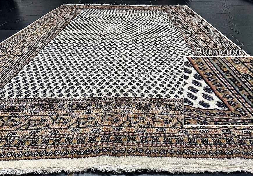 Tapete Persa SAROUGH com padrão MIR original, elaborado manualmente com lã sobre algodão e medidas 295cm x 195cm