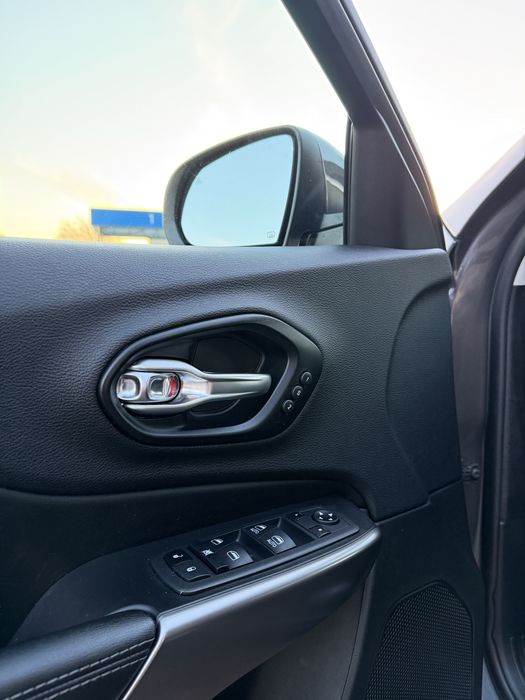 Jeep Cherokee Limited AWD 3.2 бензин 2020 р.в