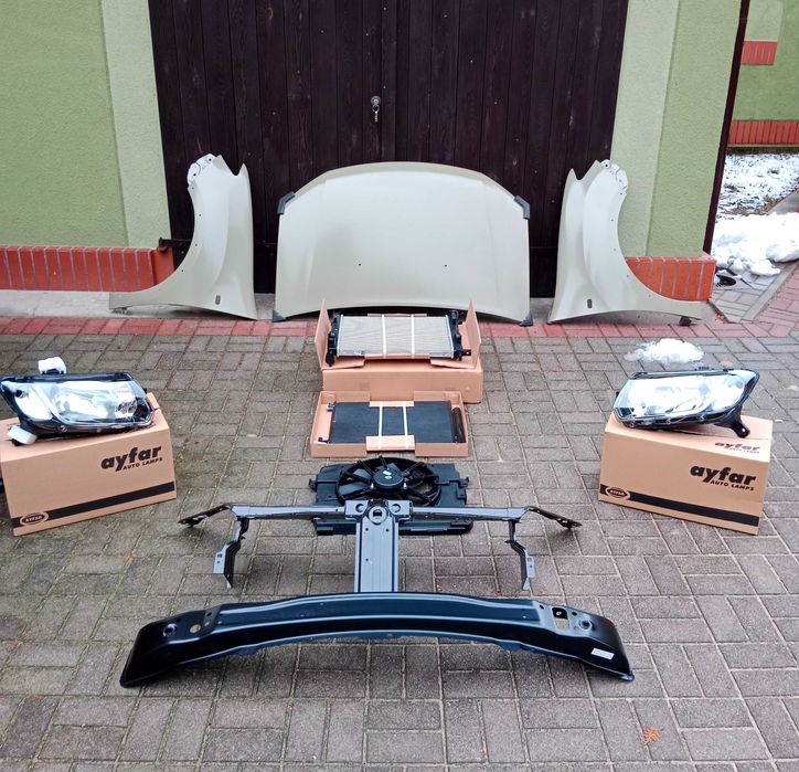 DACIA SANDERO II 2012 + maska+ 2 x błotnik