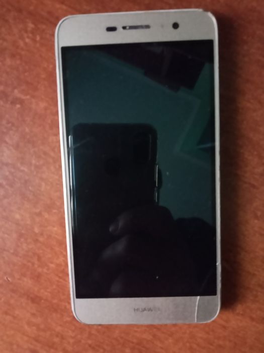 Телефон..сенсорний SONY.