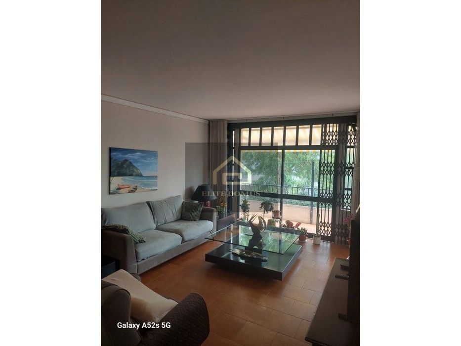 T2 com BOX, Terraço e Suite em Condomínio Fechado - Carcavelos!