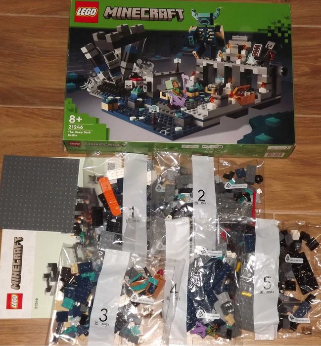 Lego Minecraft Bitwa w Mrocznej głębi 21246