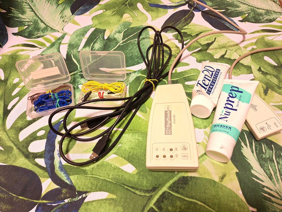 Sprzęt zestaw do EEG neurofeedback/biofeedbac Elmiko. Najnowsza wersja