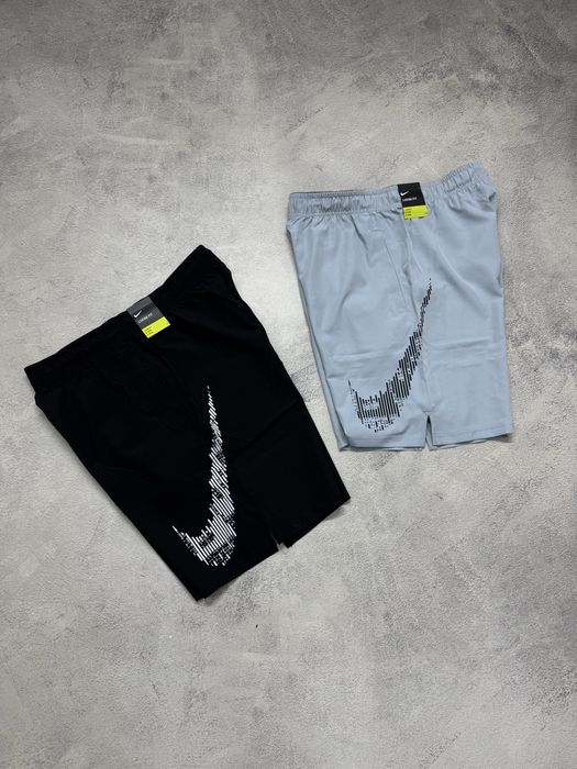 Нейлонові Шорти Nike Big Swoosh