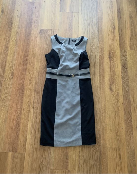 Elegancka sukienka z paskiem