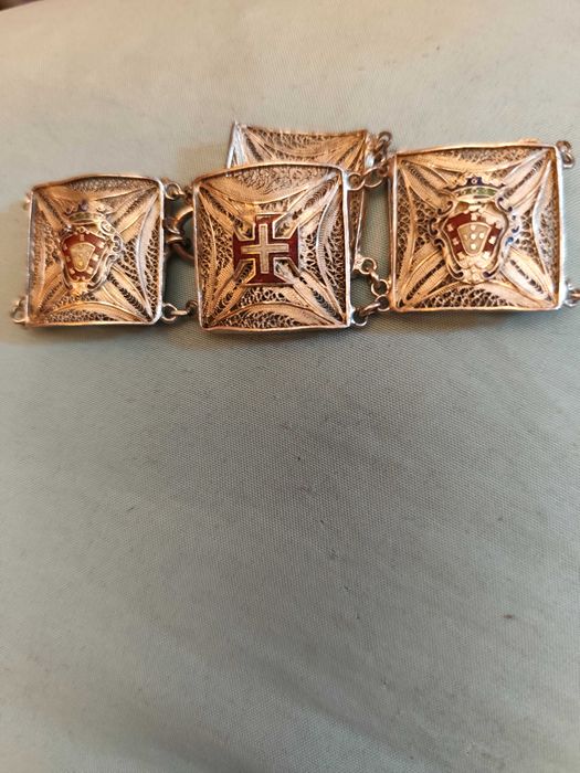 Pulseira em filigrana com símbolos históricos de Portugal