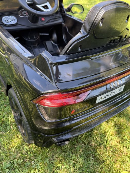 Дитячий електромобіль Audi