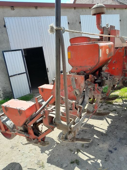 Siewnik do kukurydzy Becker