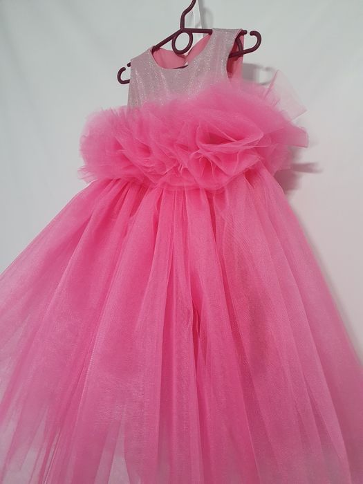 Сукня квітка розовое Барби на 5 лет пышное с бантом блестящее нарядное