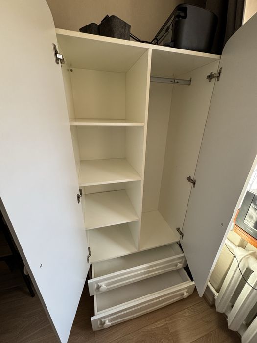 Продам білу шафу