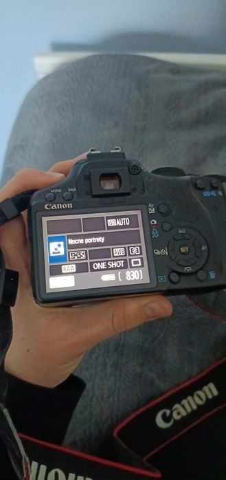 Canon EOS 500D + Canon 18-55mm