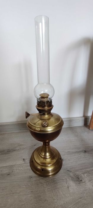 Duża lampa naftowa
