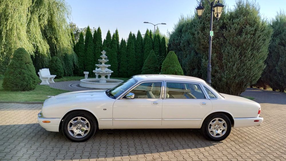 Jaguar Vanden Plas V8 Long 2003. Królewskim klasykiem do ślubu.