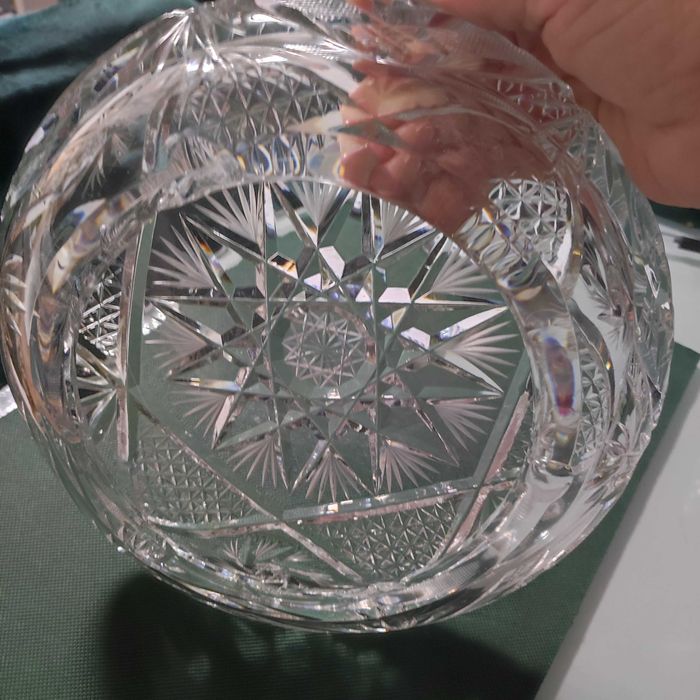 Do sprzedania unikatowe ,duże kryształy, popielnice, miski.