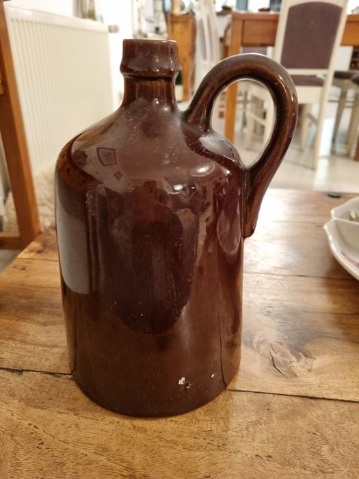 Gliniany dzban po piwie,