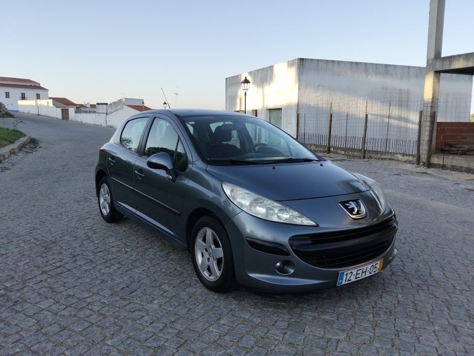 Peugeot 207 1.4HDI de 2007/8 em estado novo