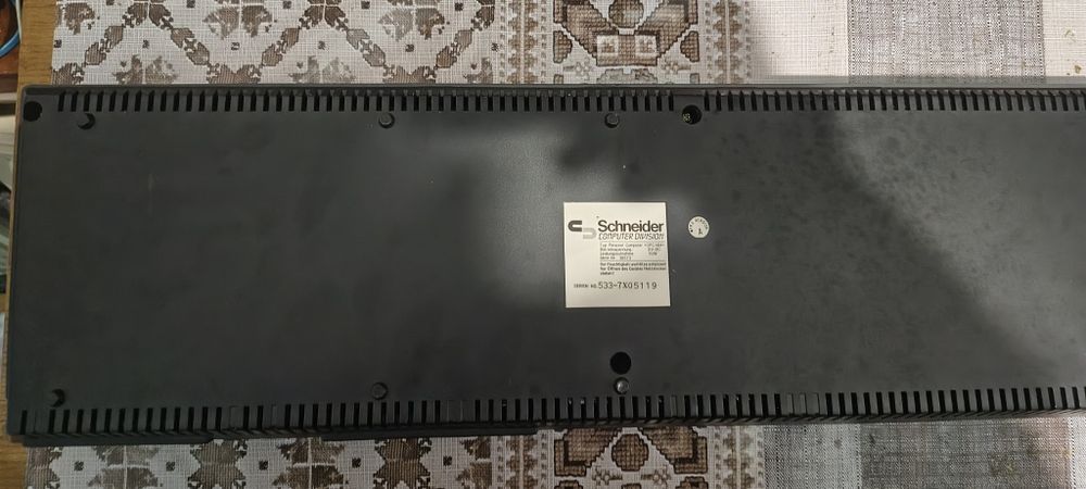 Ретро комп'ютер Amstrad CPC 464