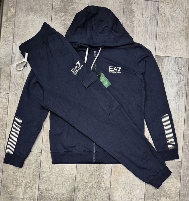 Спортивний костюм EA7 Emporio Armani original