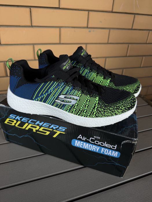Чоловічі кросівки Skechers нові, 42 розмір