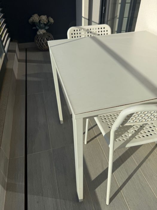 Mesa com cadeiras