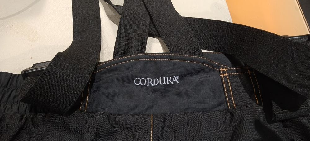 Spodnie snowboardowe m