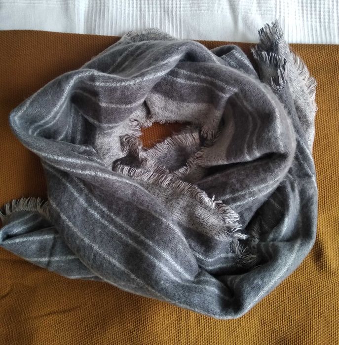 Szary szal, chusta, komin C&A