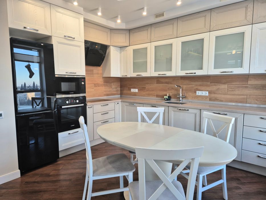 Оренда 2к.к-ра 80,2м2 Варшавський/Варшавский.Євроремонт.Генератор