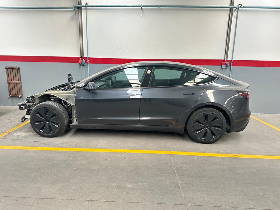 Tesla Model 3 RWD