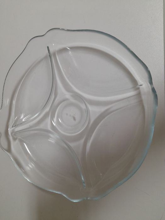 Plate with compartments440005374467778562