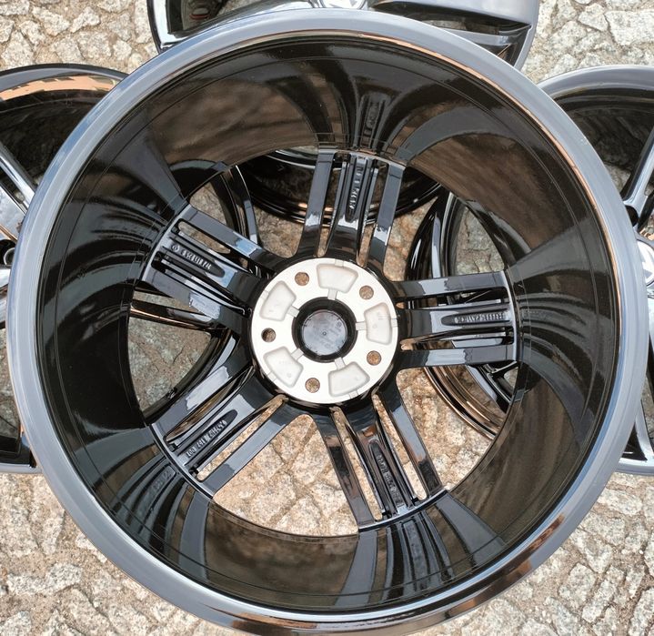 Felgi aluminiowe VW Touareg R-Line 9x20 ET57 5x130 7P6