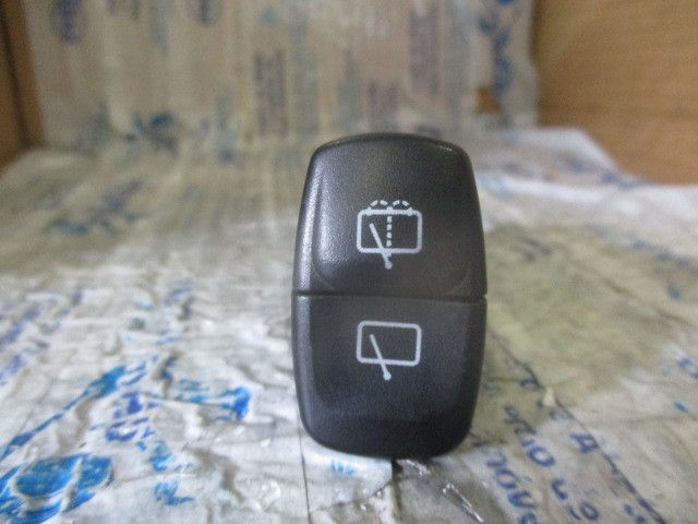 Comando / botão / interruptor multifunções KIA Shuma Sedan (FB)