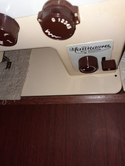 Швейна машинка Чайка