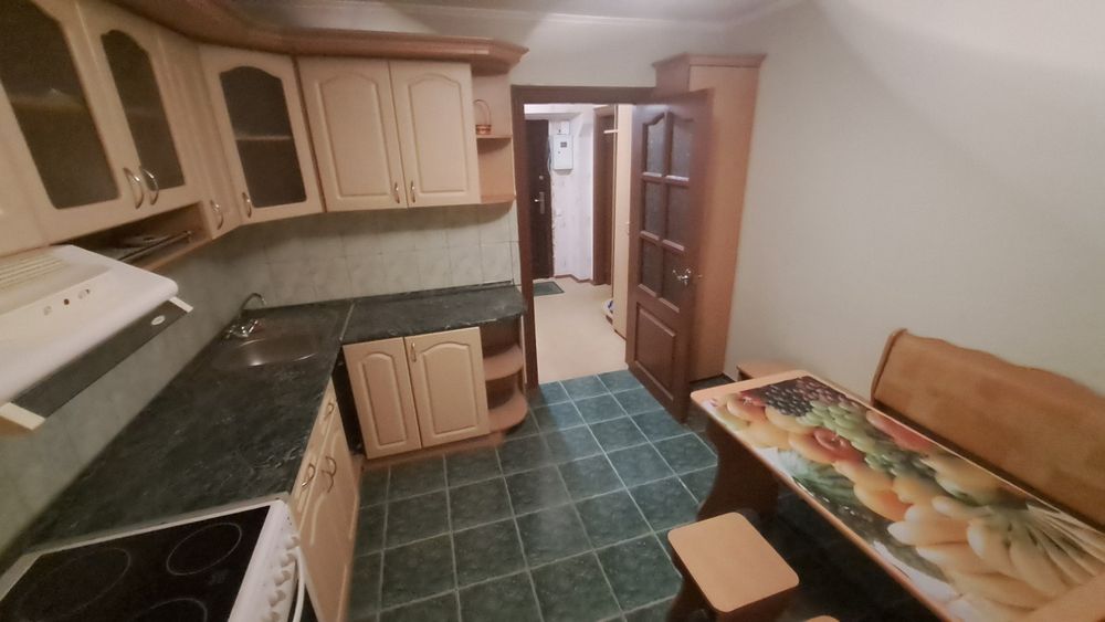 Продаж 1 кімн з меблями  в центрі біля швейної фабрики
