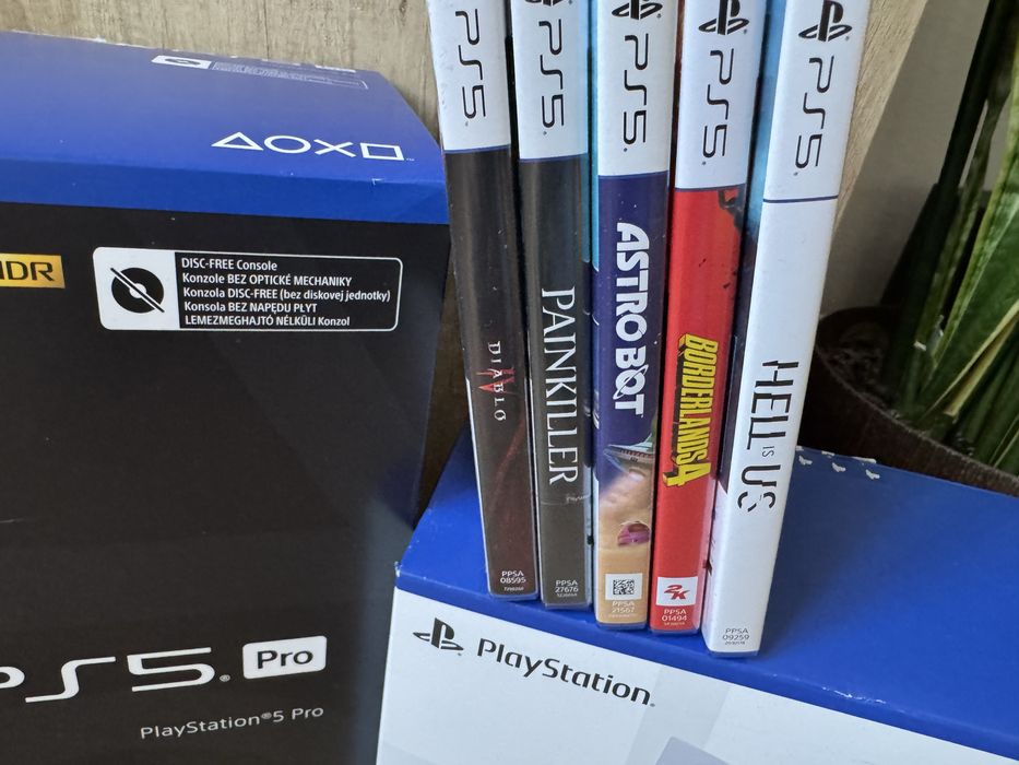PS5 Pro 2TB  + Naped + Gry