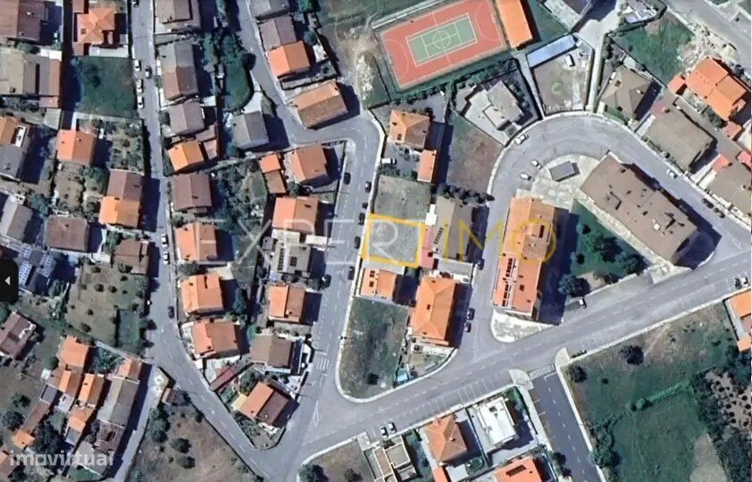 Terreno 300m² com Vista para o Castelo de Bragança