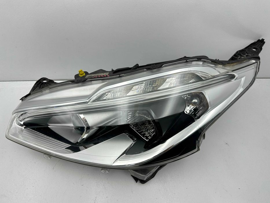 Ótica / Farol Esquerdo - Peugeot 208