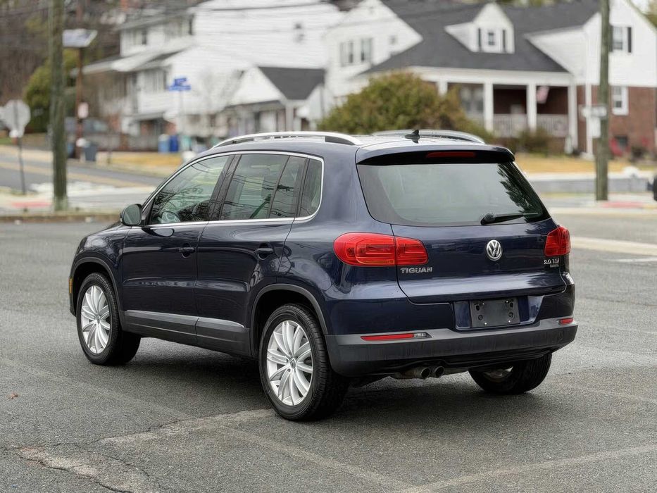 Volkswagen Tiguan 2.0      2014