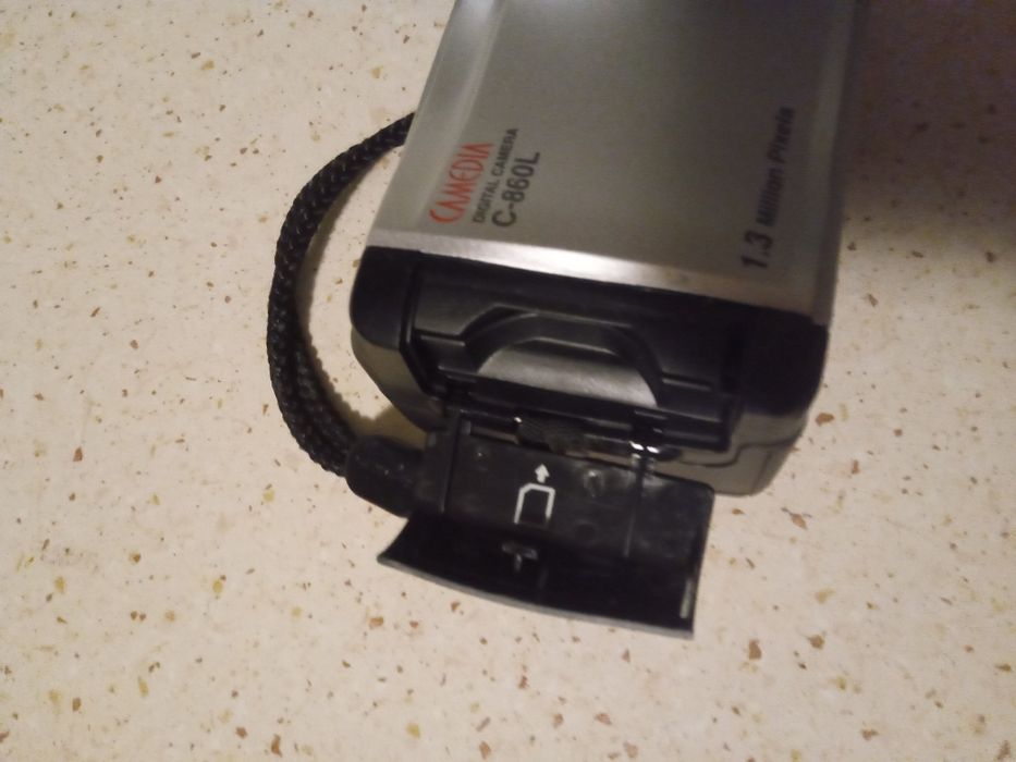 Aparat fotograficzny olimpus c 860l